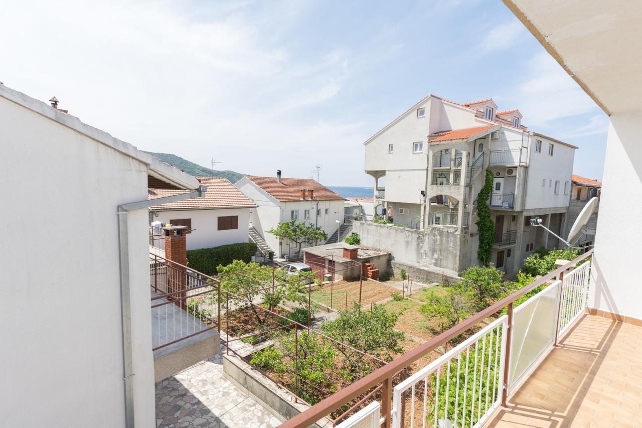 Apartments Visnja Primošten Buitenkant foto