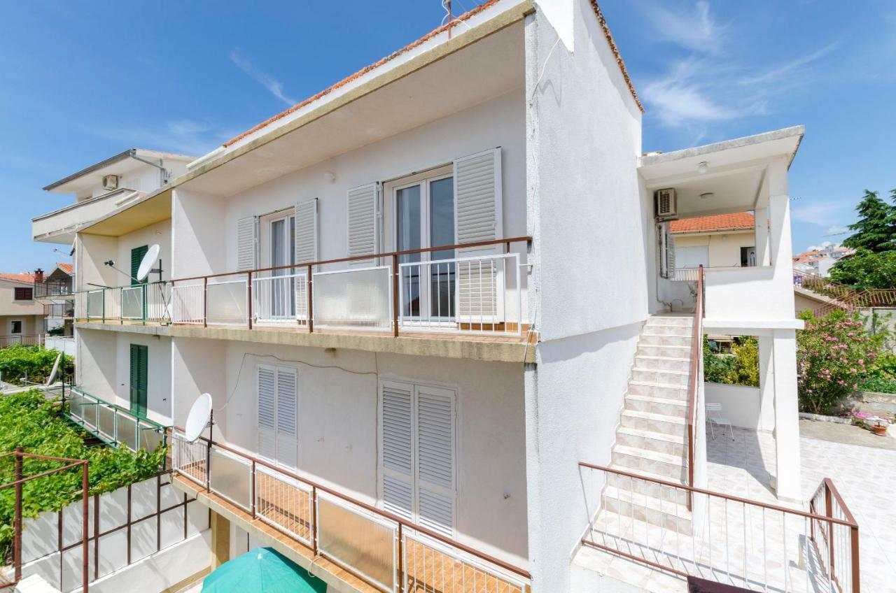 Apartments Visnja Primošten Buitenkant foto